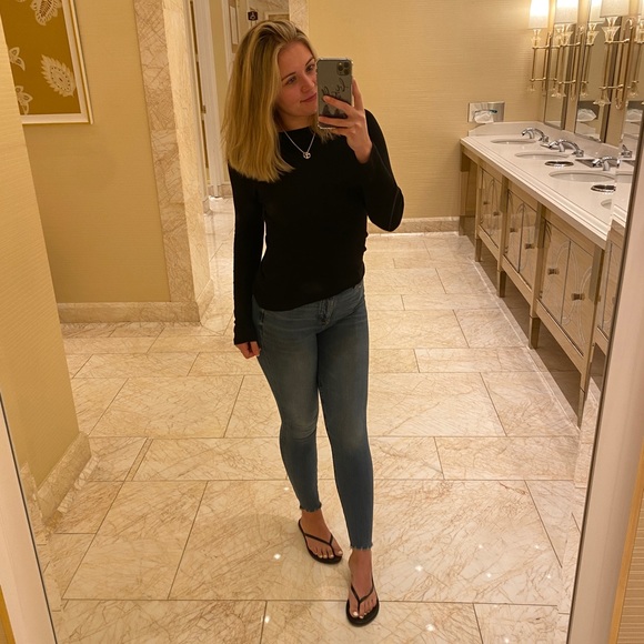 Meet your Posher, Jocelyn - Picture 2 of 10